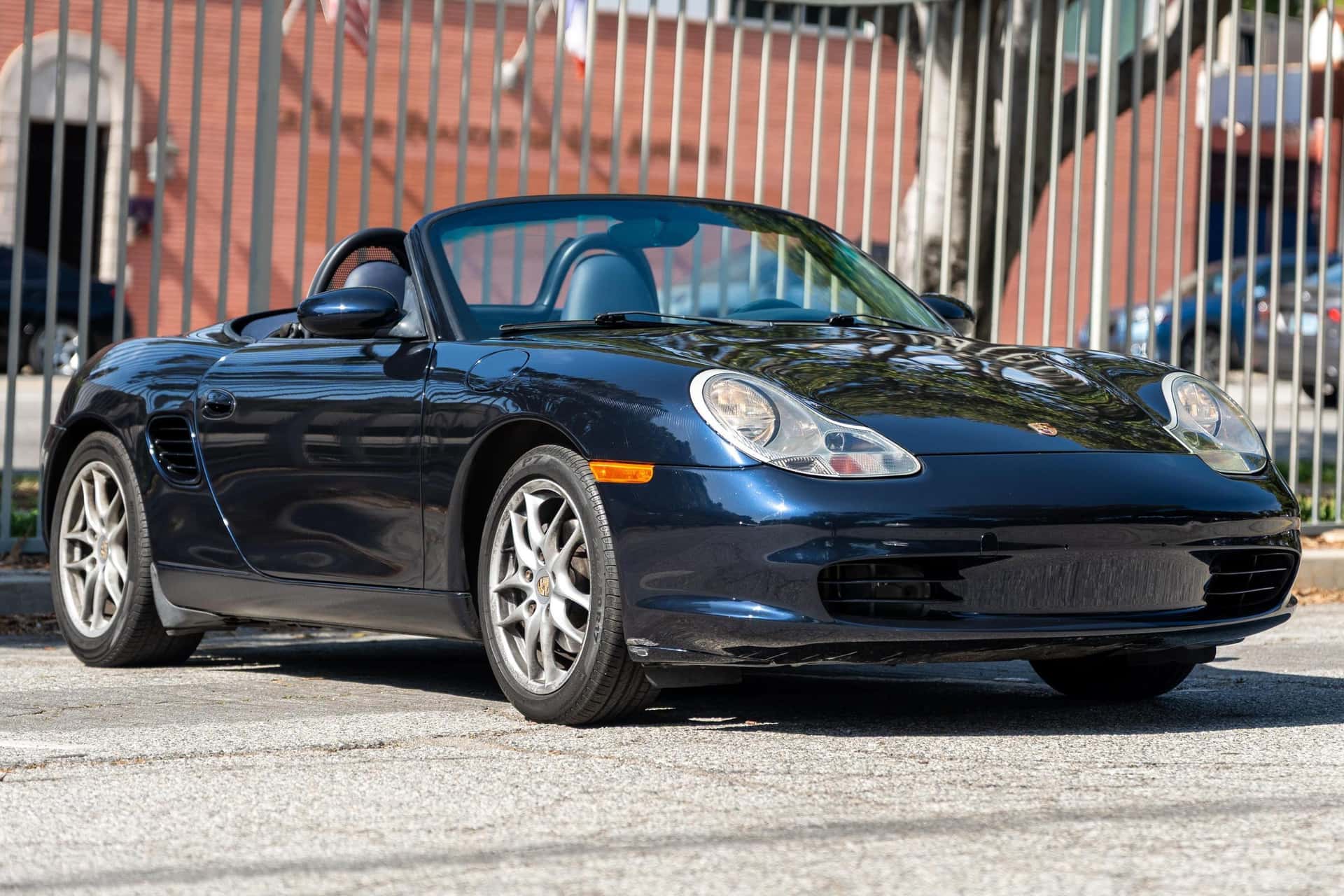 2003 Porsche 986 Boxster sold for $9,200