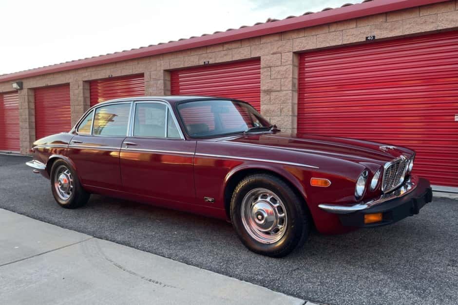 1976 Jaguar XJ Series 2 (1974-1979) sold for $5,250