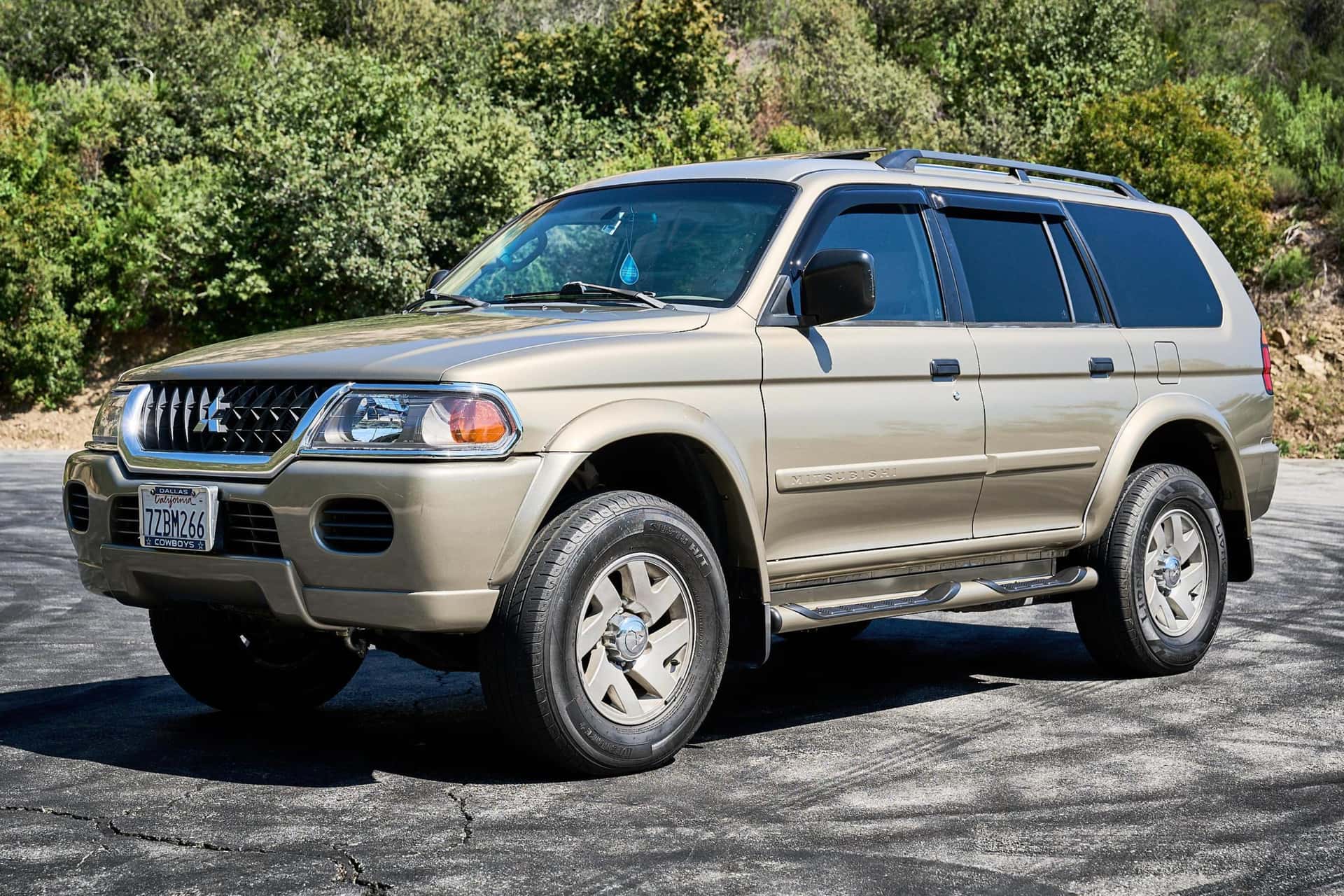 2003 Mitsubishi Montero sold for $2,857
