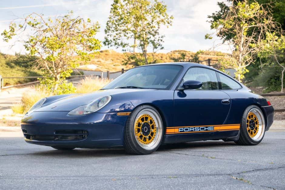 2001 Porsche 996 911 Carrera sold for $29,996