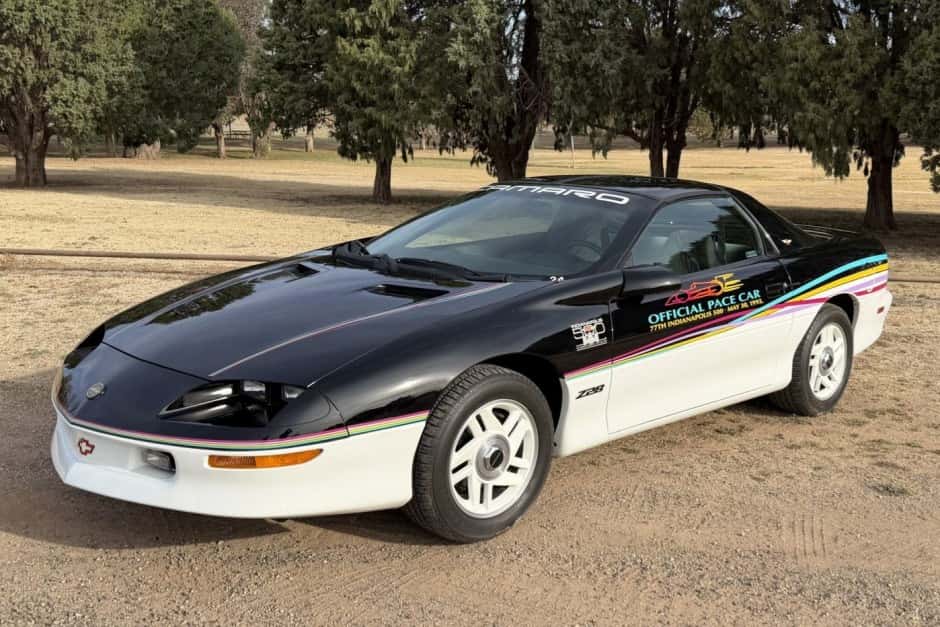 1993 Chevrolet Camaro (4th Generation – 1993-2002) sold for $10,950