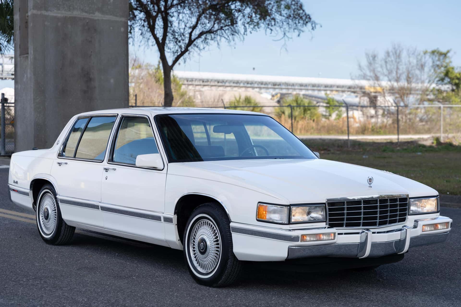 1993 Cadillac DeVille sold for $7,100