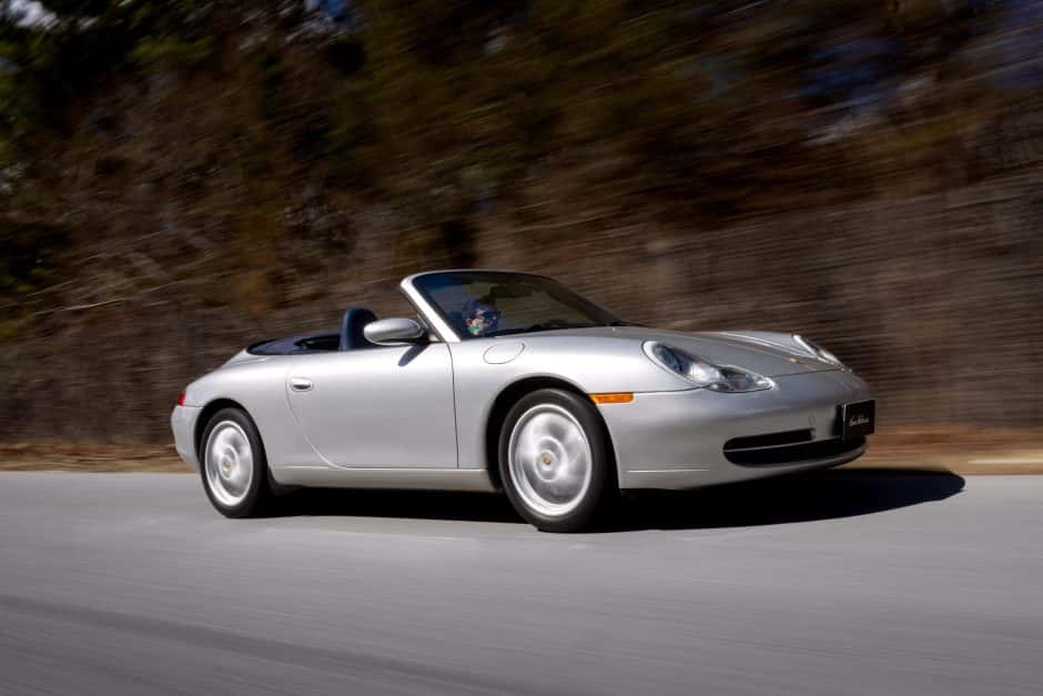 2001 Porsche 996 911 Carrera sold for $35,250