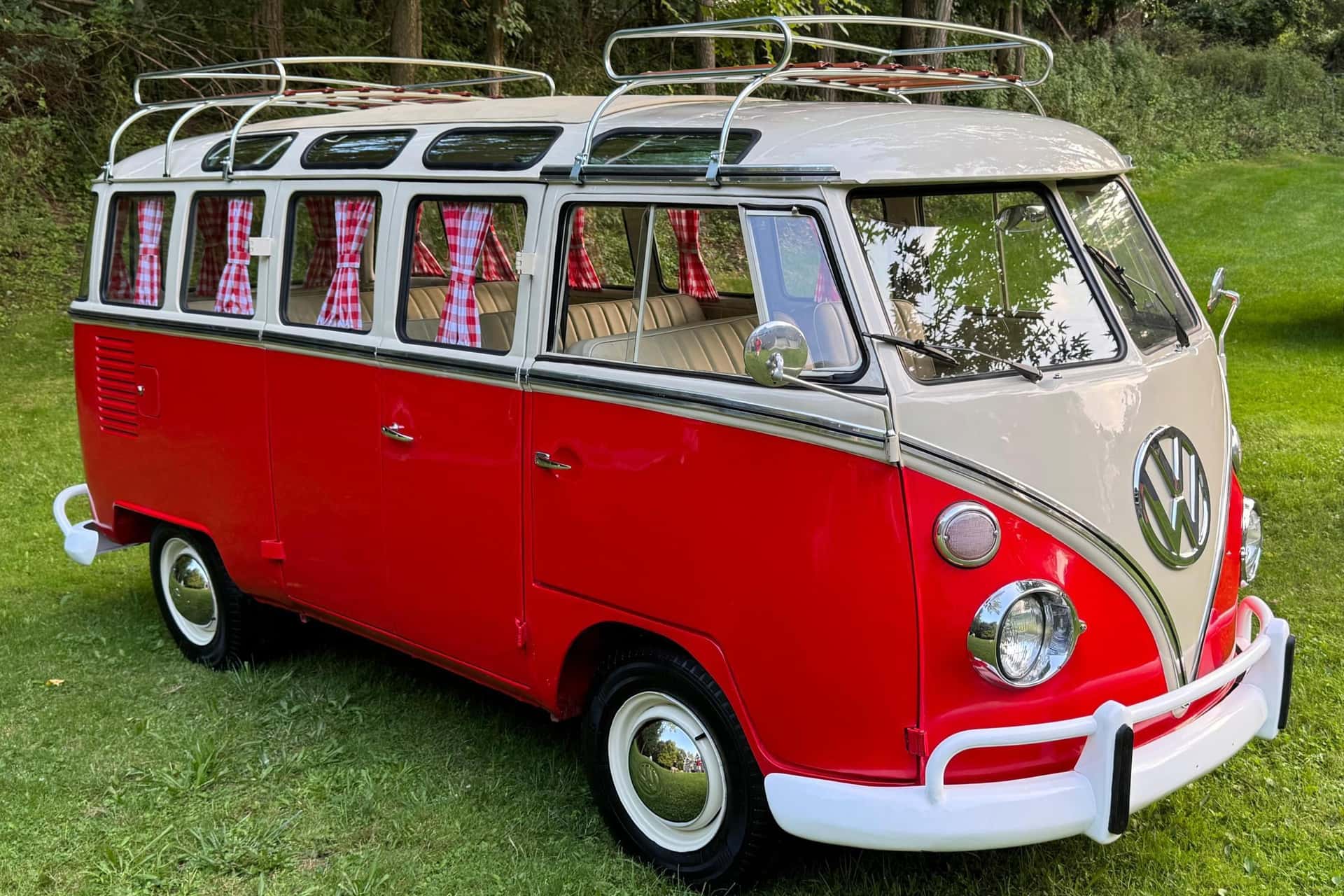 1974 Volkswagen Bus sold for $27,000