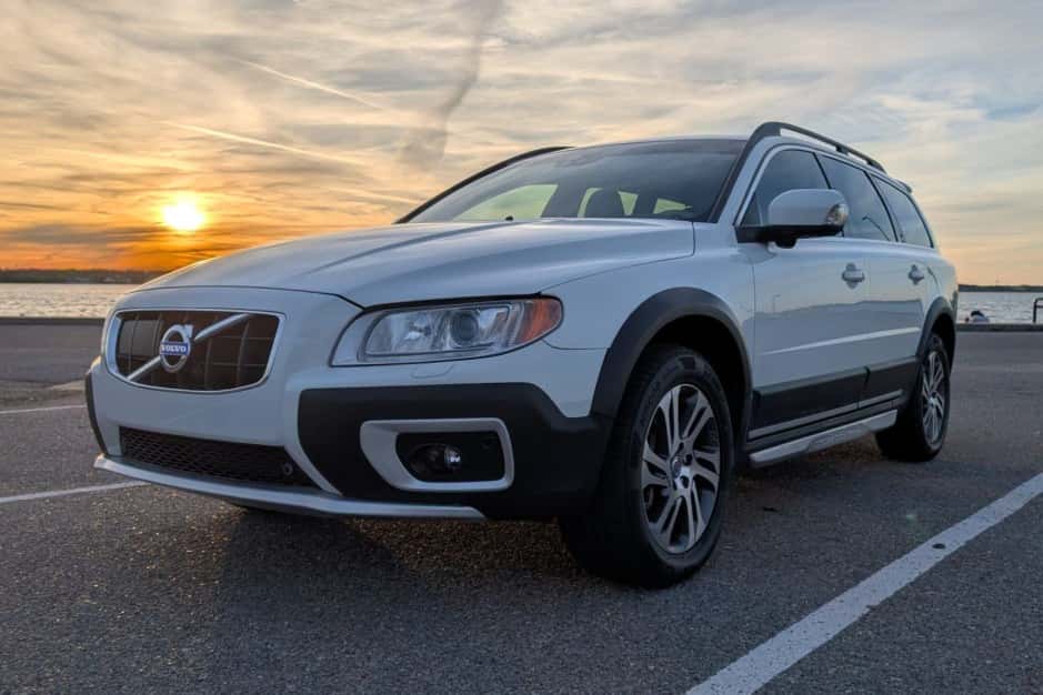 2013 Volvo XC70 sold for $19,000