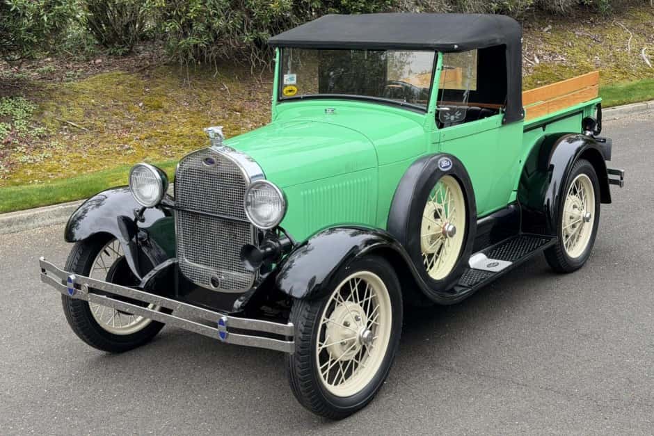 1928 Ford  sold for $23,001