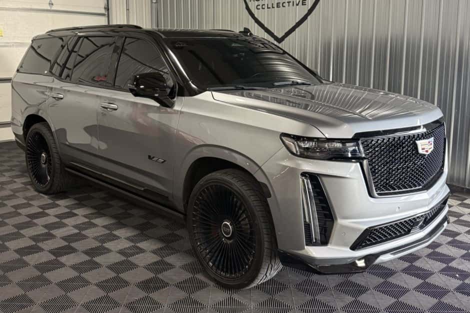 2023 Cadillac Escalade T1XL (2021-) sold for $110,000