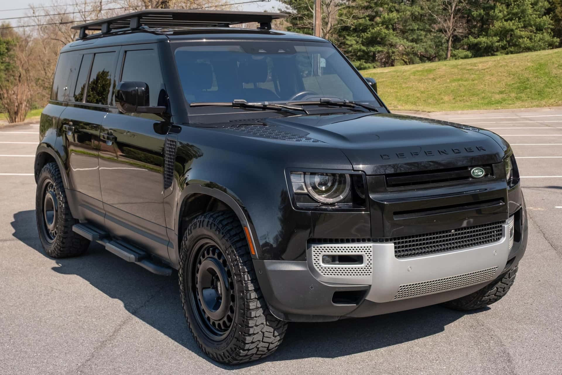 2022 Land Rover Defender sold for $37,000