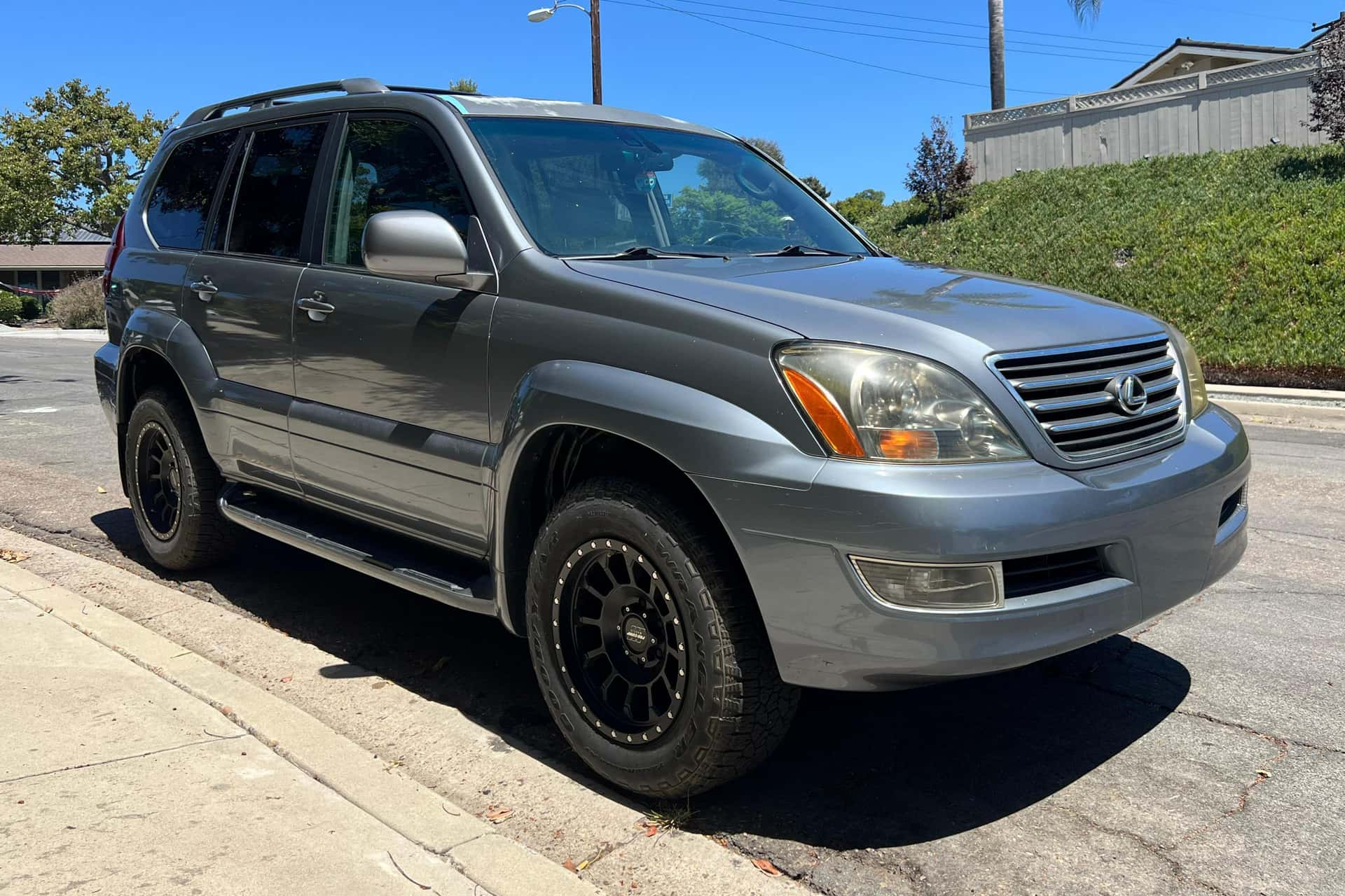 2005 Lexus GX sold for $11,300
