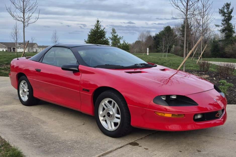 1995 Chevrolet Camaro (4th Generation – 1993-2002) sold for $9,350