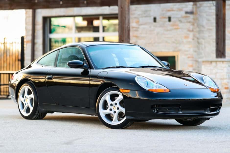1999 Porsche 996 911 Carrera sold for $40,250