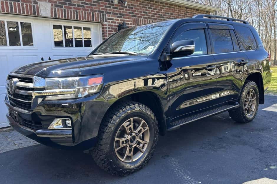2021 Toyota Land Cruiser 200-Series sold for $83,000