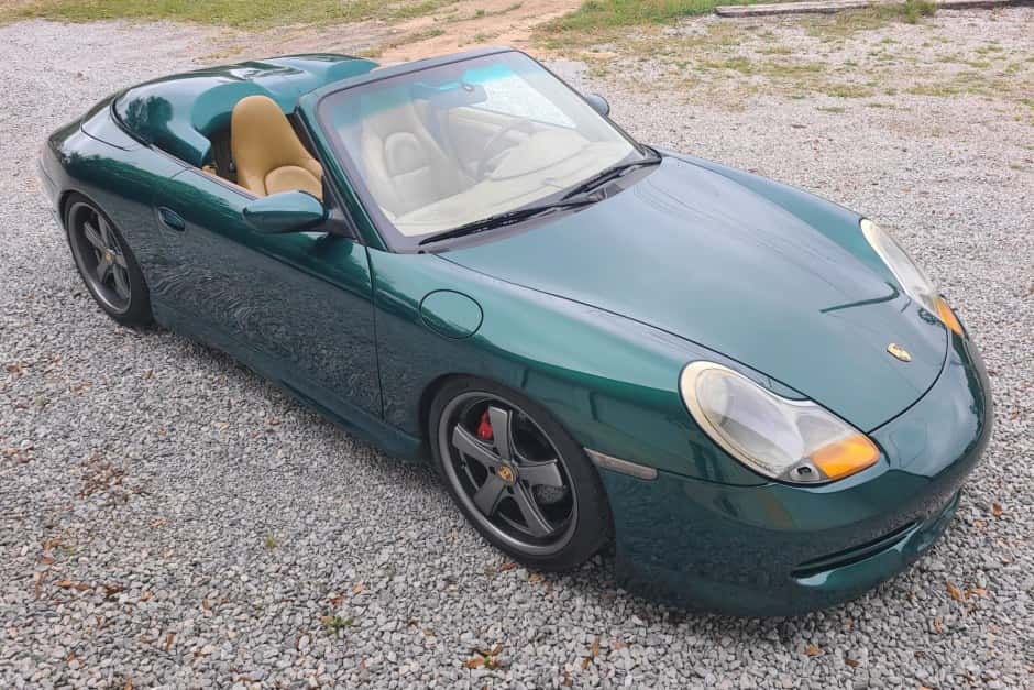 2000 Porsche 996 911 Carrera sold for $22,750