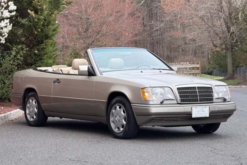 1995 Mercedes-Benz W124 E-Class sold for $44,500