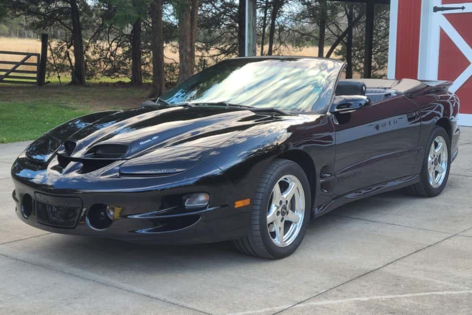 1999 Pontiac Firebird (4th Generation – 1993-2002) sold for $20,500