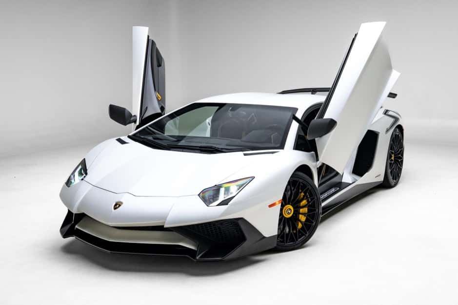 2016 Lamborghini Aventador sold for $642,000