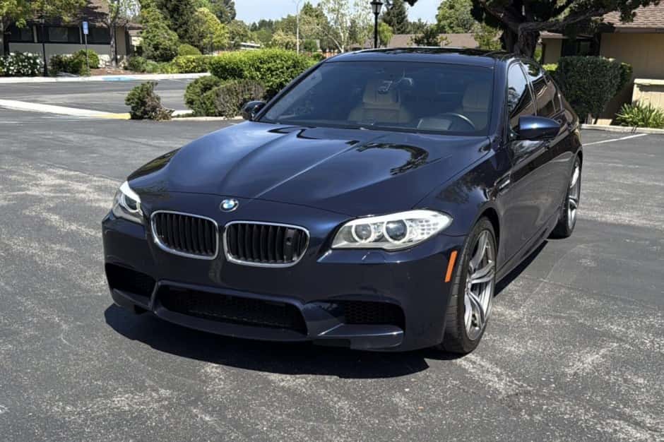 2013 BMW F10 M5 sold for $28,000