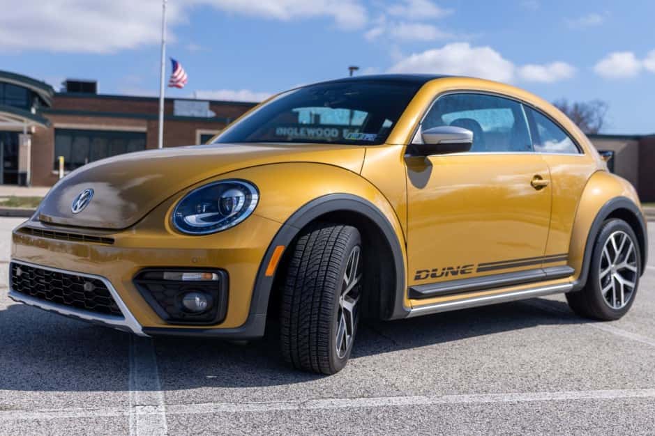 2016 Volkswagen A5 Beetle (2012-2019) sold for $19,500