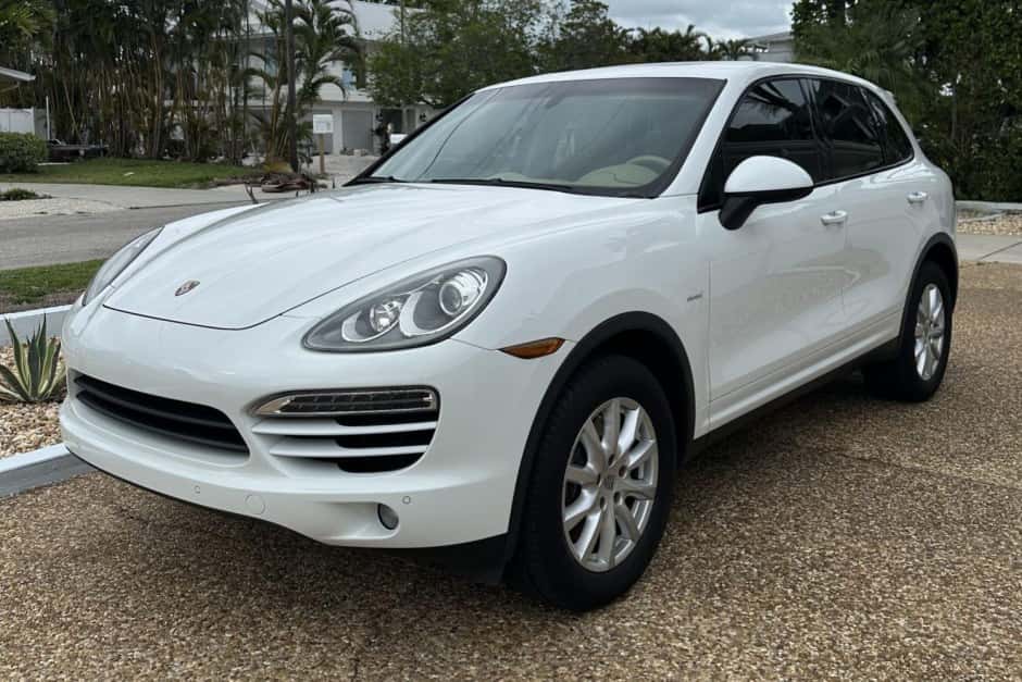 2013 Porsche 958 Cayenne (2011-2018) sold for $19,250
