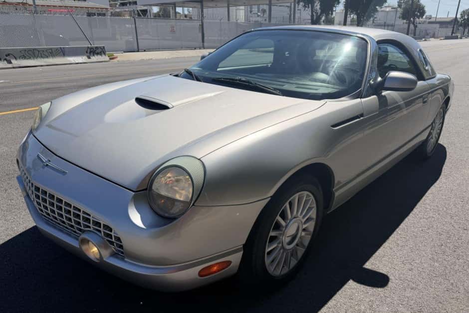 2004 Ford Thunderbird (2002-2005) sold for $5,800