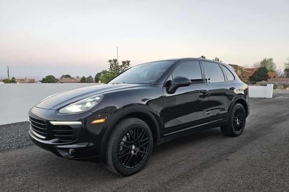 2015 Porsche 958 Cayenne (2011-2018) sold for $26,500