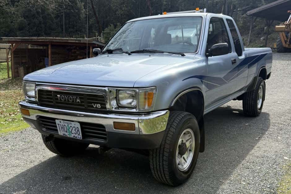 1990 Toyota Pickup (N80/90/100/110 1989-1997) sold for $15,000