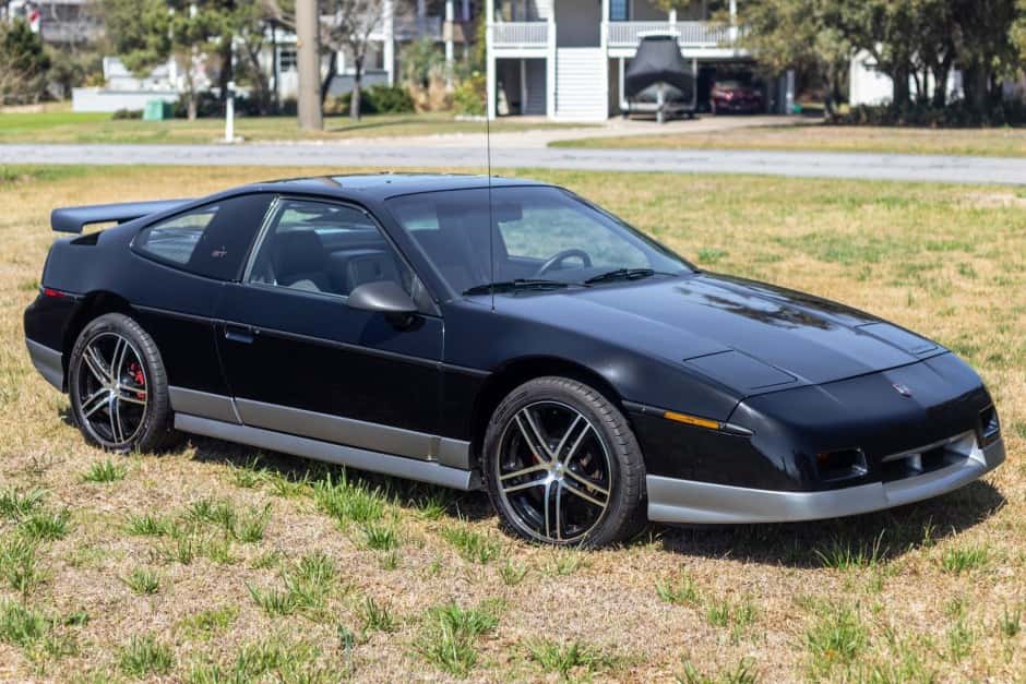 1986 Pontiac Fiero sold for $12,500