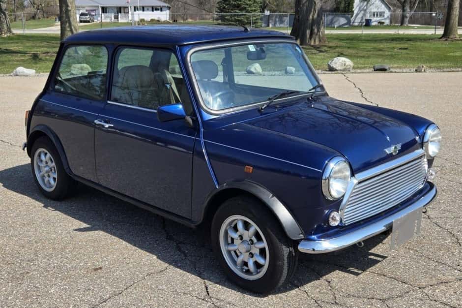 1999 Mini Mk VI & Mk VII sold for $10,750