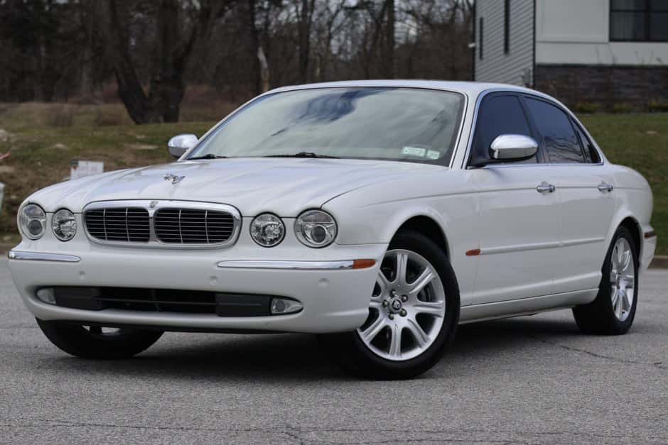 2004 Jaguar X350/X356/X358 XJ (2004-2009) sold for $11,000
