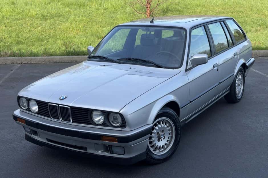 1992 BMW E30 3-Series Touring sold for $14,750