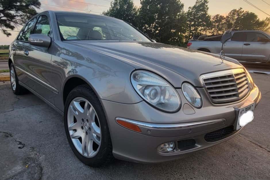 2003 Mercedes-Benz W211 E-Class sold for $5,900