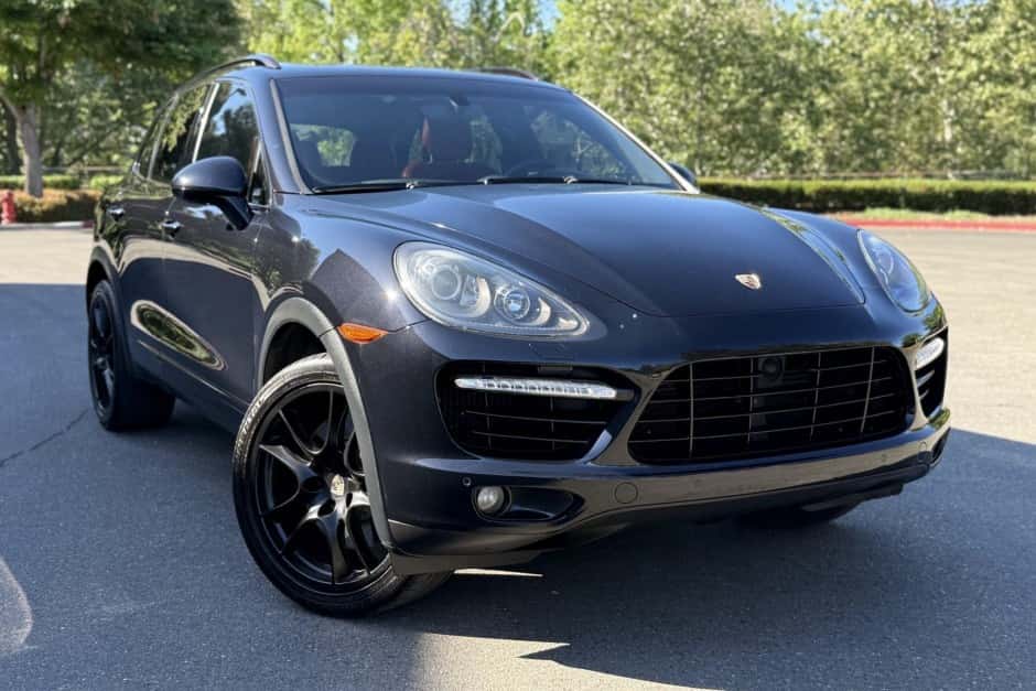 2014 Porsche 958 Cayenne (2011-2018) sold for $16,000