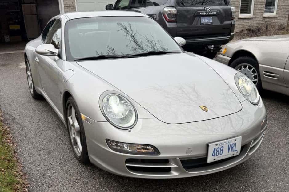 2007 Porsche 997 911 Carrera sold for $33,000