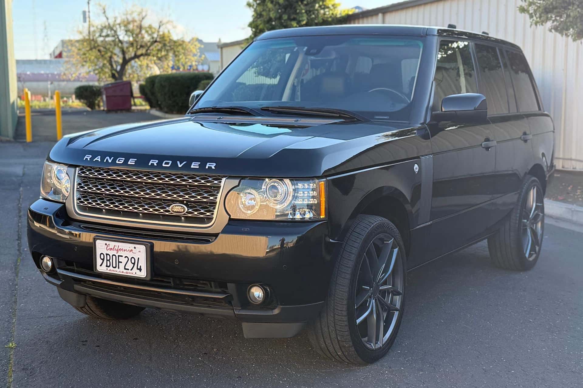 2010 Land Rover Range Rover sold for $7,000