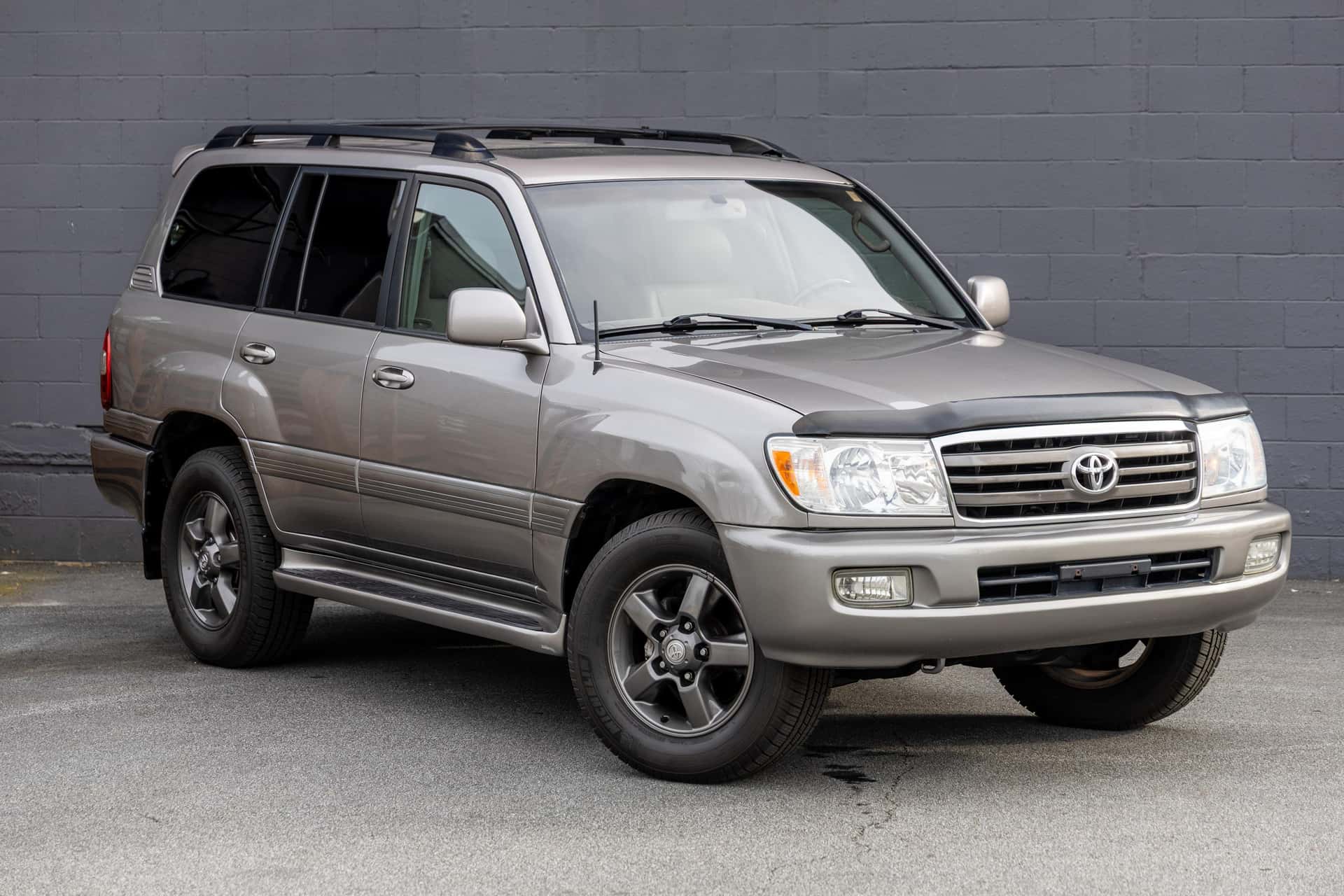 2006 Toyota Land Cruiser sold for $13,750