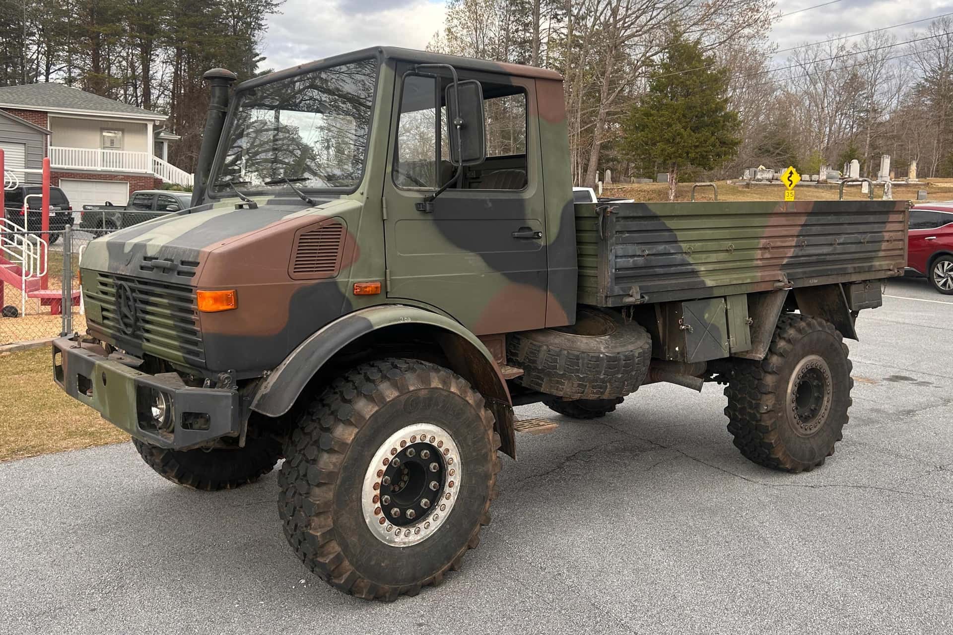 1985 Mercedes-Benz Unimog sold for $31,000