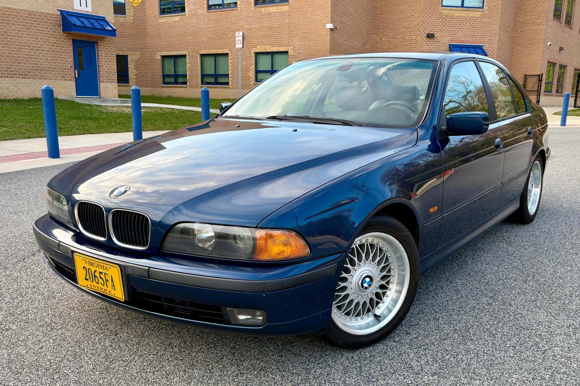 2000 BMW 5 Series sold for $7,100
