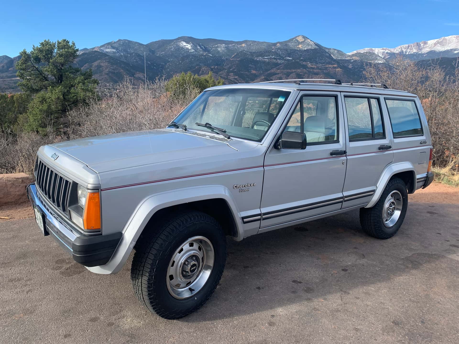 1989 Jeep Cherokee sold for $8,251