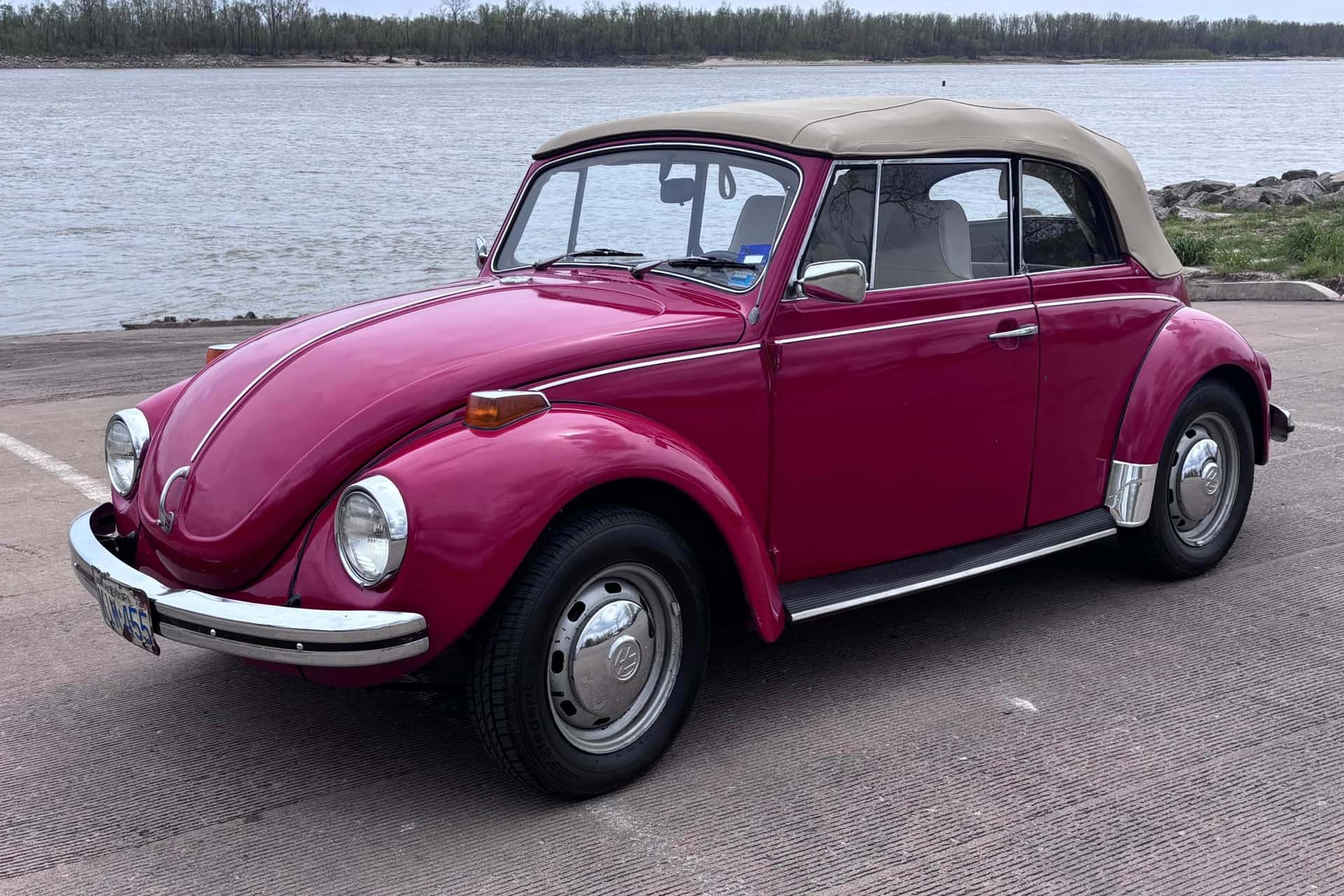 1972 Volkswagen Beetle sold for $9,000