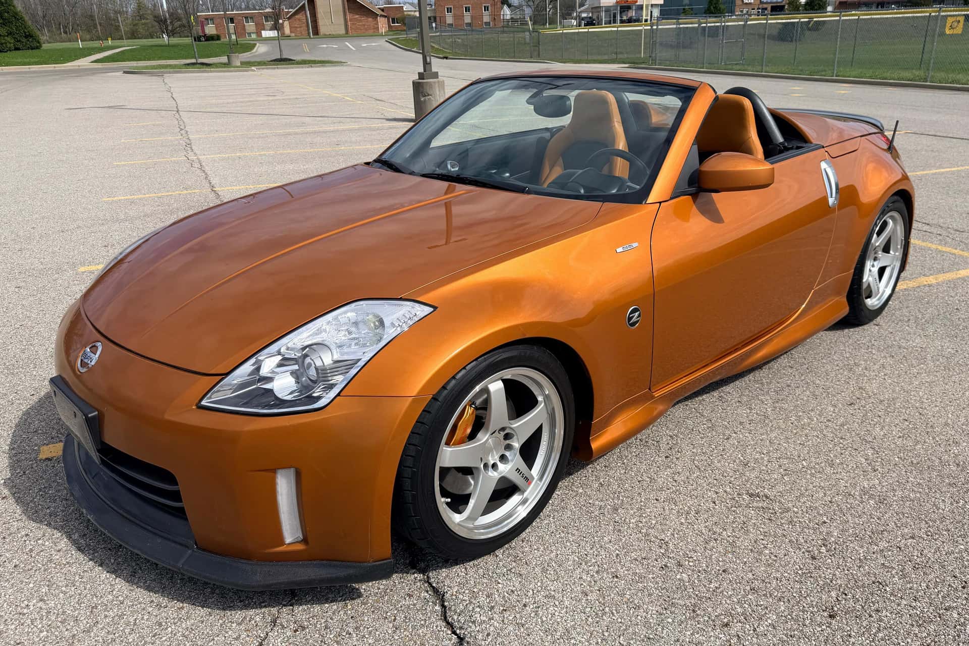 2006 Nissan 350Z sold for $14,300
