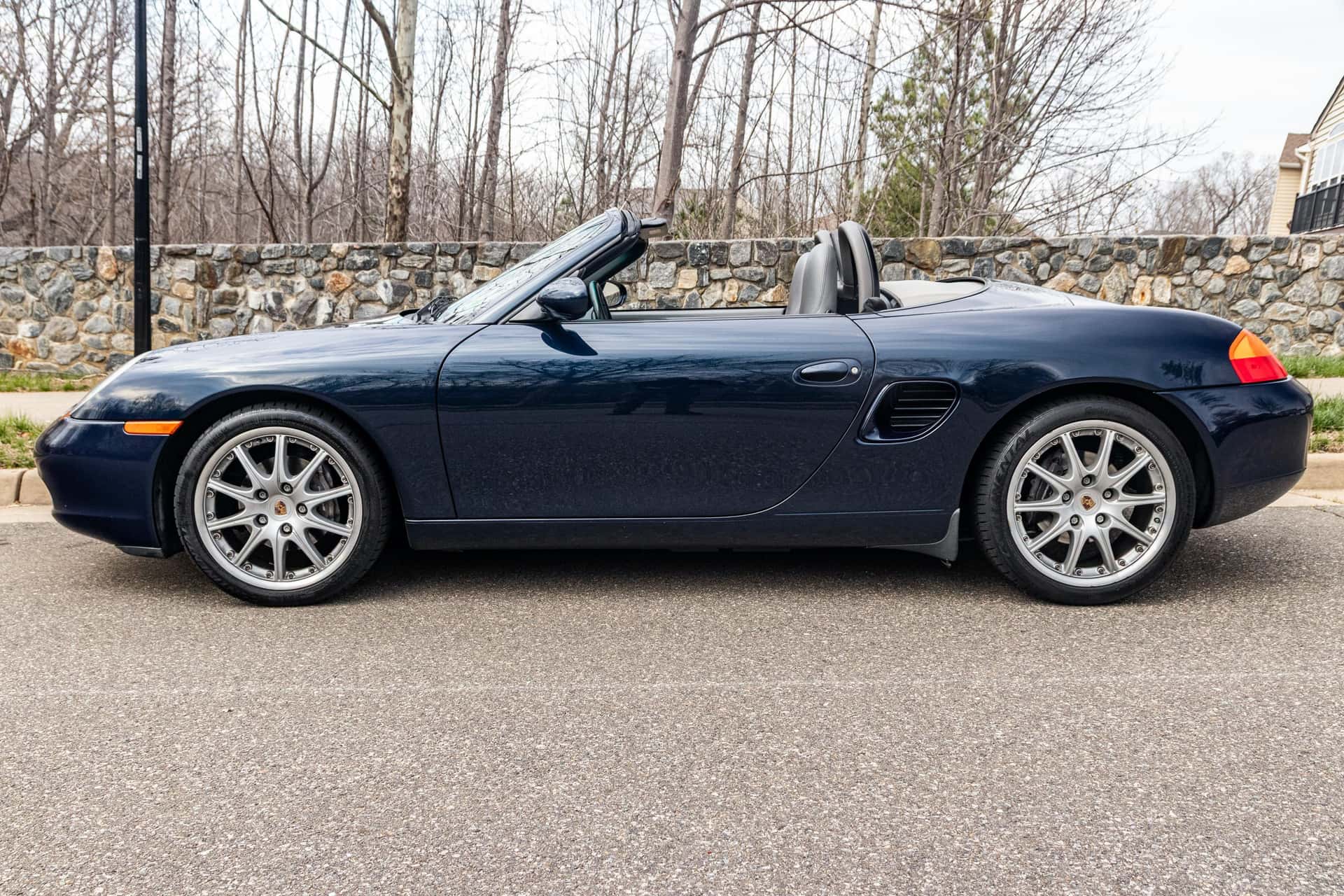 2000 Porsche 986 Boxster sold for $15,500