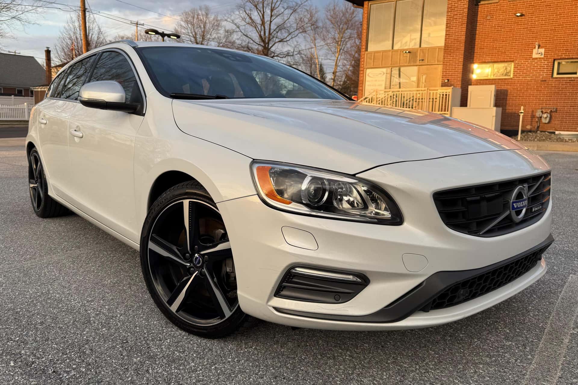 2015 Volvo V60 sold for $18,000