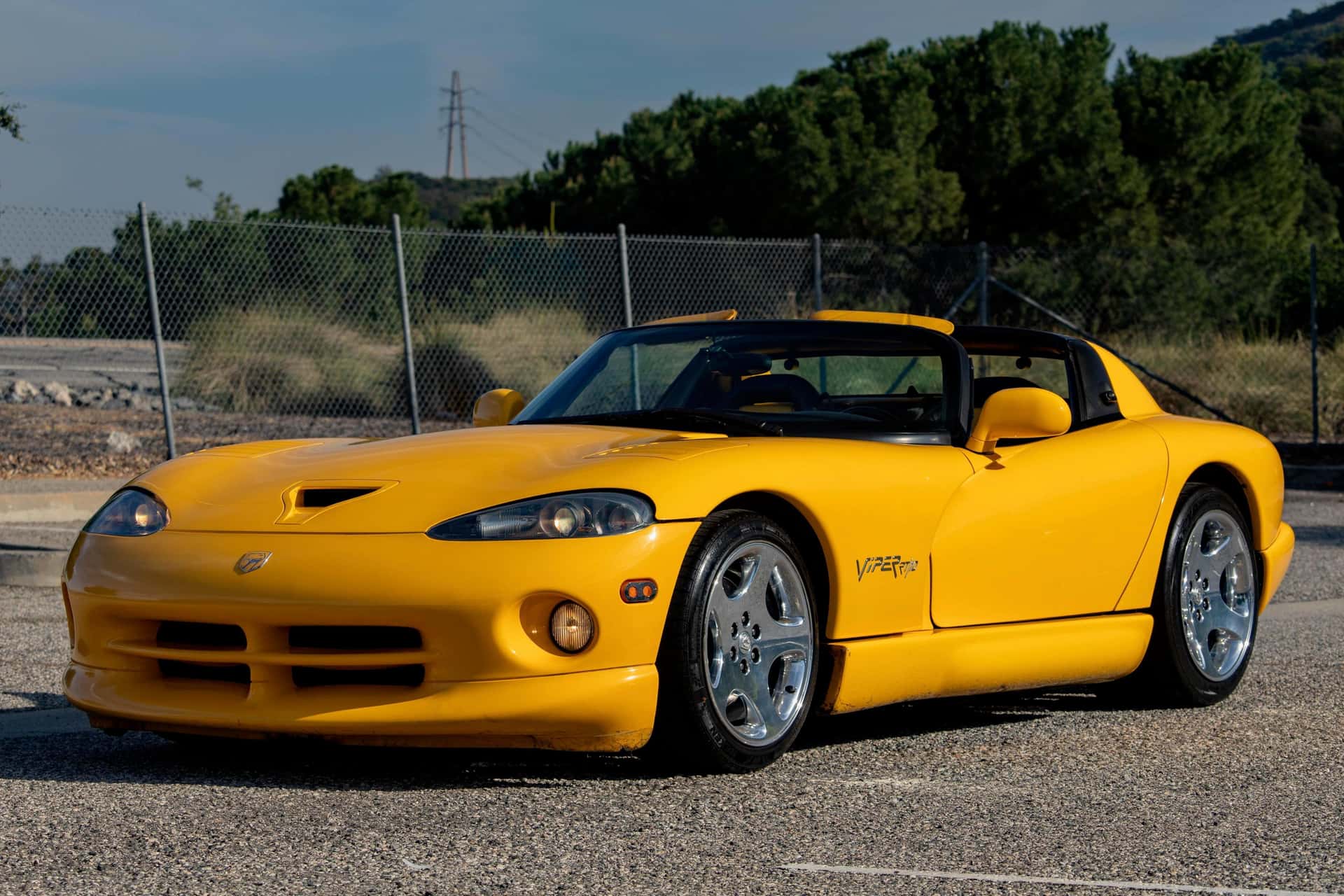 2001 Dodge Viper sold for $30,250