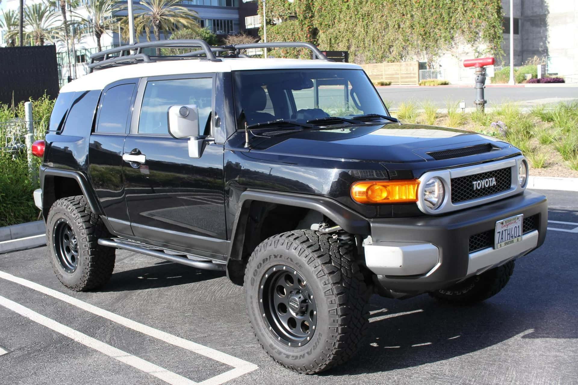 2013 Toyota FJ Cruiser sold for $19,500