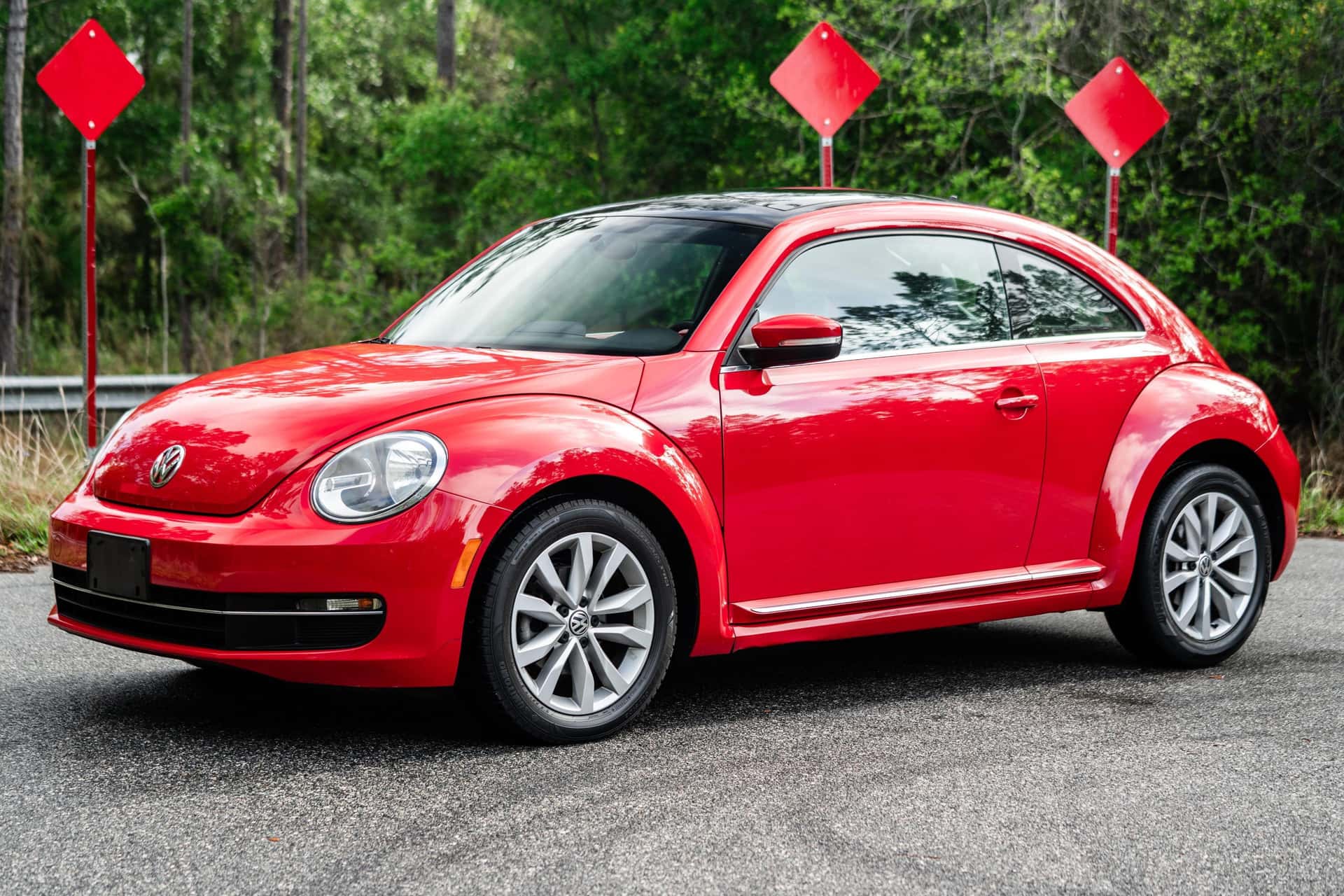 2013 Volkswagen Beetle sold for $7,100