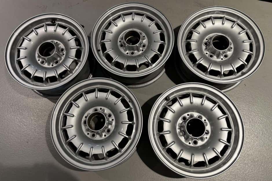 0 Mercedes-Benz W123 sold for $650