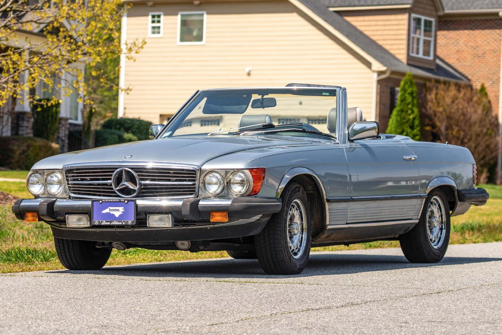 1984 Mercedes-Benz R107 SL sold for $7,300