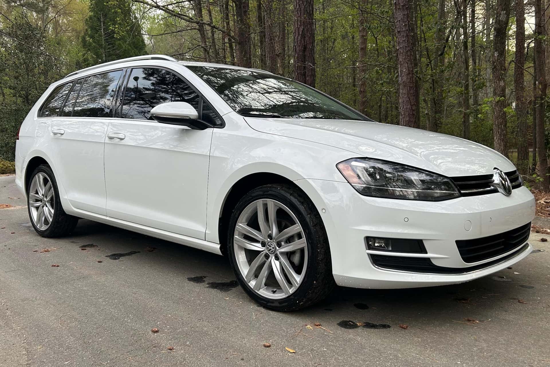 2016 Volkswagen Golf sold for $12,222