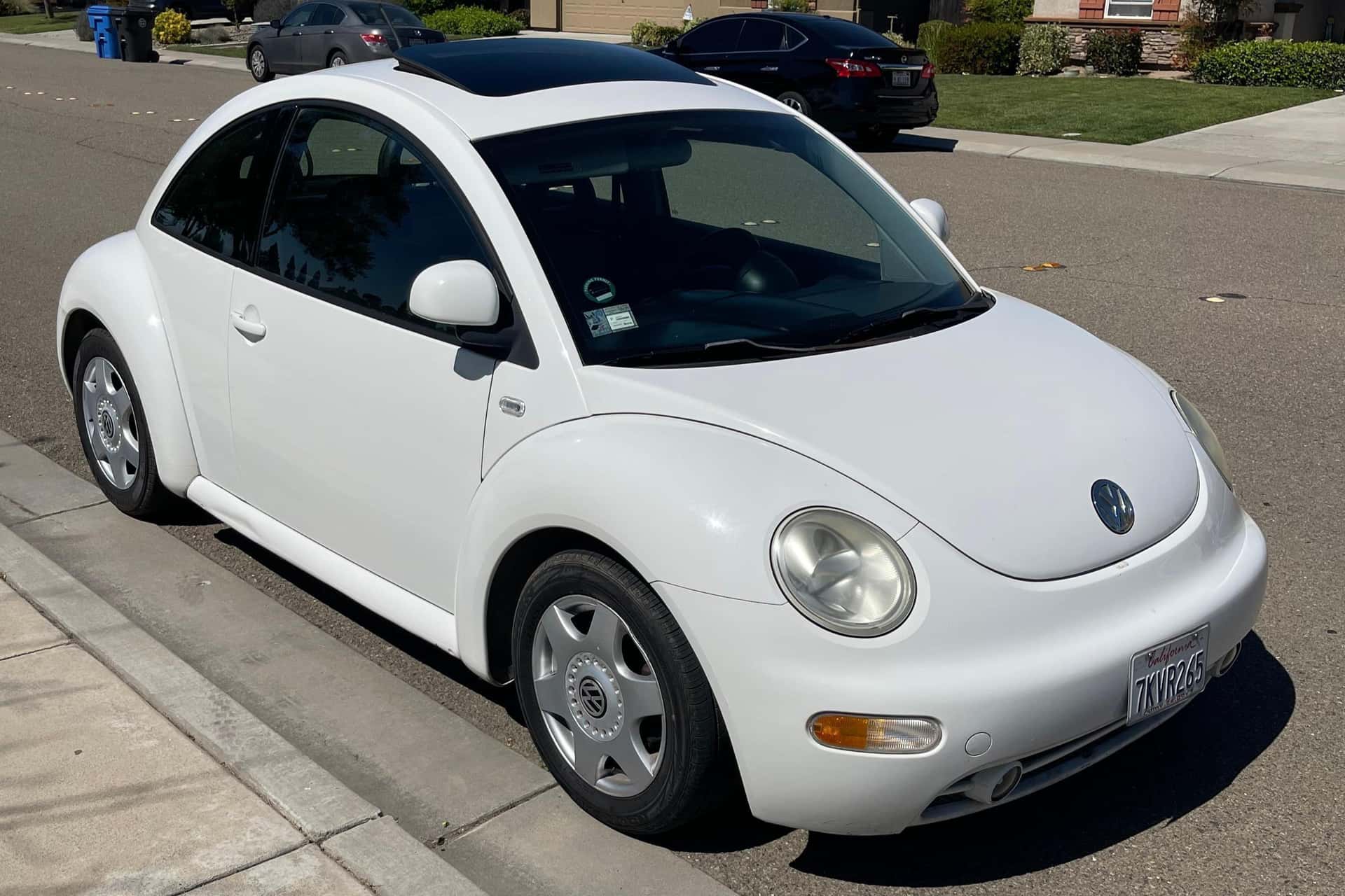 2000 Volkswagen Beetle sold for $2,000