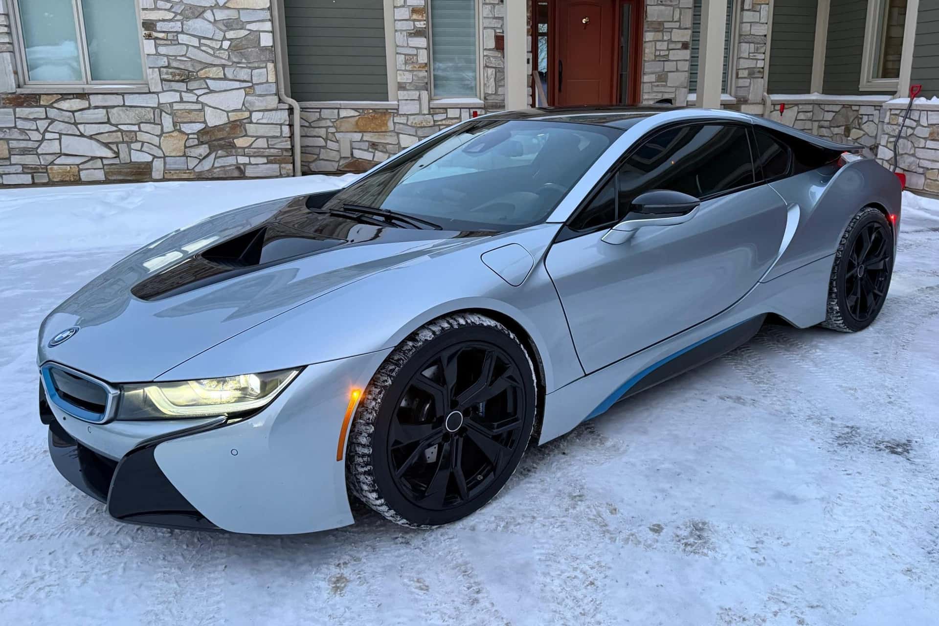 2014 BMW i8 sold for $32,000